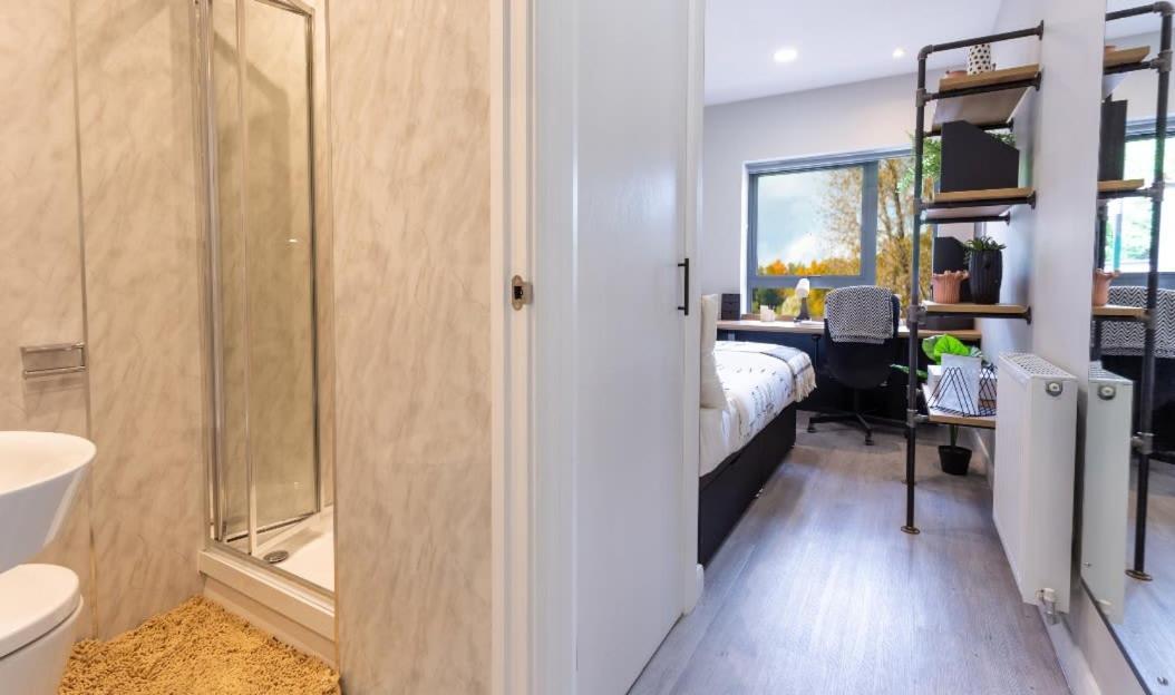 Cosy Ensuite Bedrooms At Electric Press Near City Centre Apartment